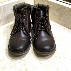 Eddie Bauer Kid shoe